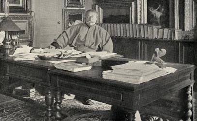 Alexandre Dumas Fils (1824-95) nel suo studio